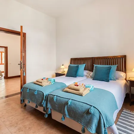 Refugio Del Volcán By Tropical Host Villa Uga
