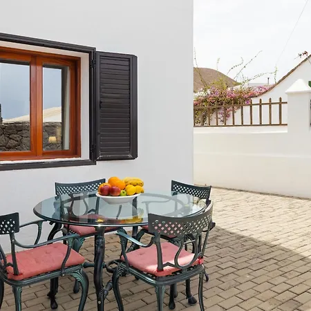 Refugio Del Volcan By Tropical Host