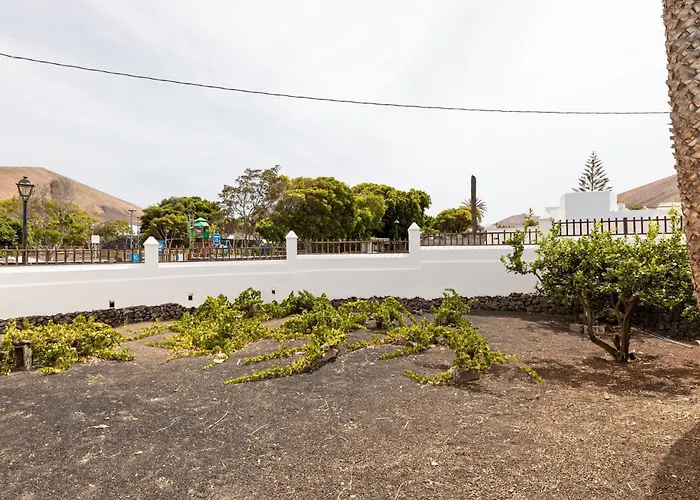Refugio Del Volcan By Tropical Host Villa Uga