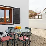 Refugio Del Volcán By Tropical Host Villa *