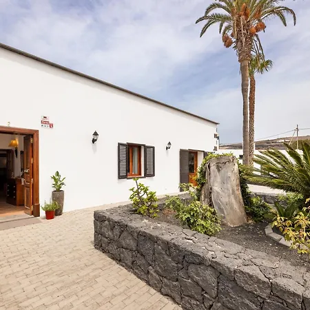 Refugio Del Volcan By Tropical Host Villa *
