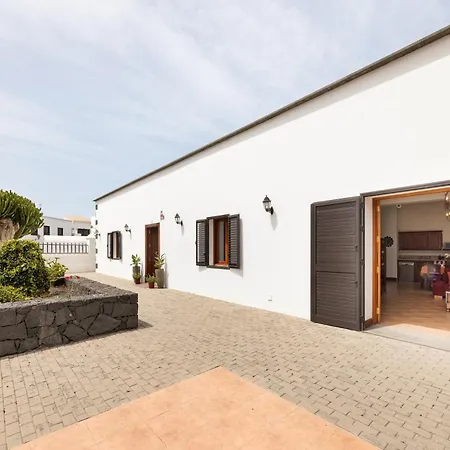 Refugio Del Volcan By Tropical Host * Uga
