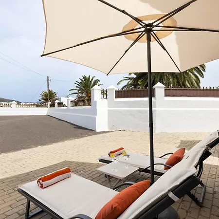 Refugio Del Volcan By Tropical Host Villa *