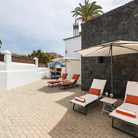 Refugio Del Volcan By Tropical Host Villa