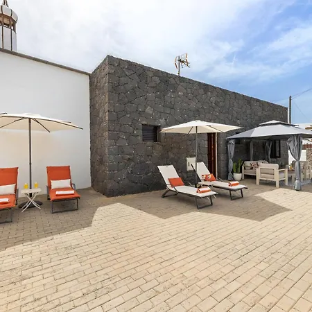 Refugio Del Volcan By Tropical Host Villa *