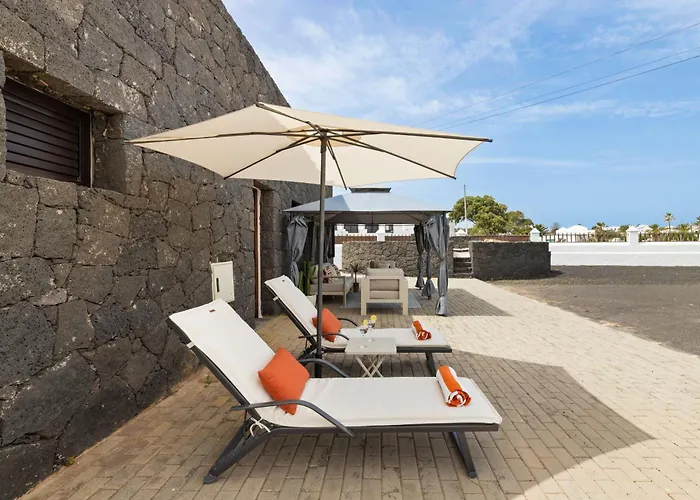 Refugio Del Volcan By Tropical Host Villa Uga