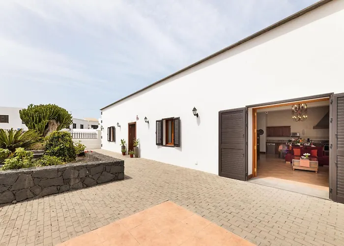 Refugio Del Volcán By Tropical Host Villa Uga