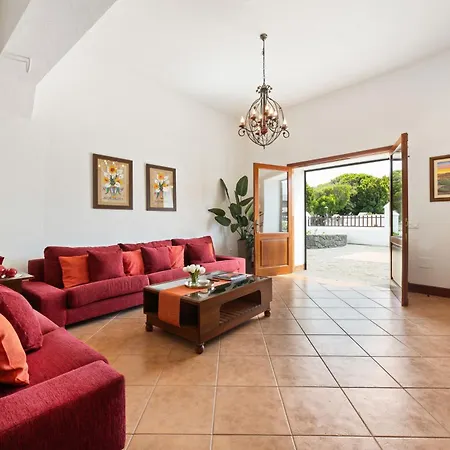 Refugio Del Volcan By Tropical Host Villa Uga