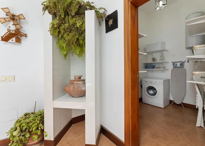 Refugio Del Volcan By Tropical Host Villa